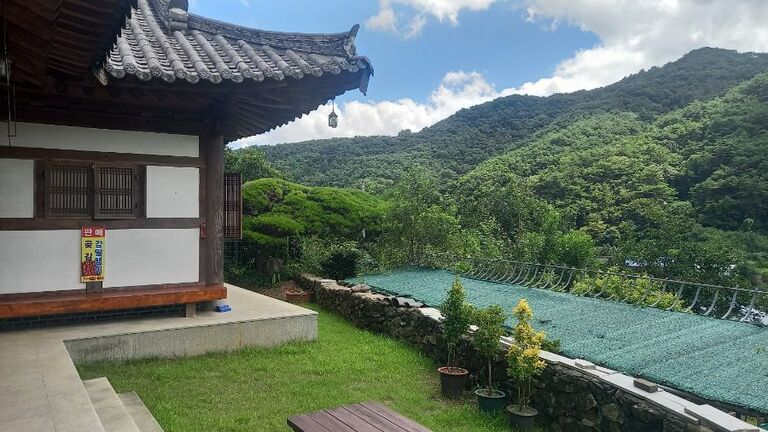 덤바위한옥펜션
